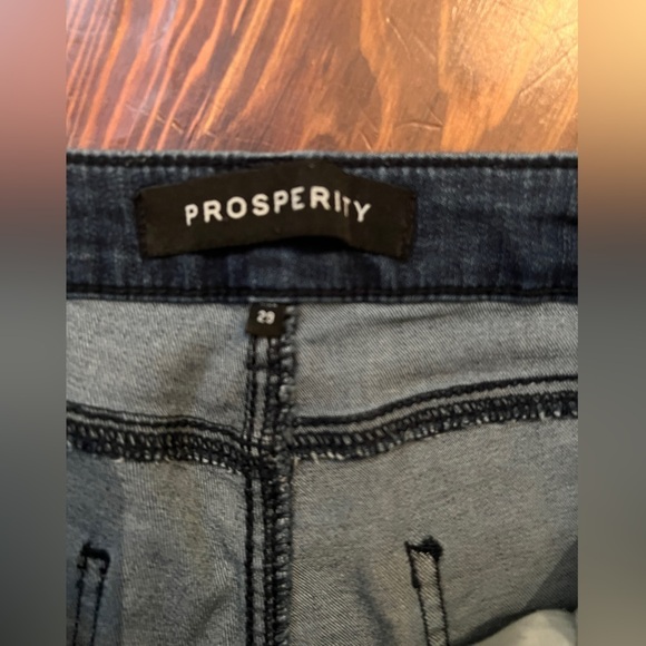 PROSPERITY Ashley Ellie Wash Skinny Jean with Raw Hem - Picture 5 of 7